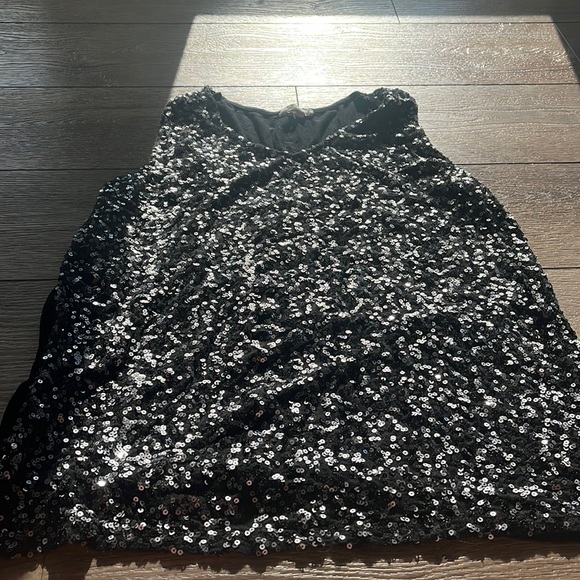 Pleione Black tank with sequins - Picture 1 of 3